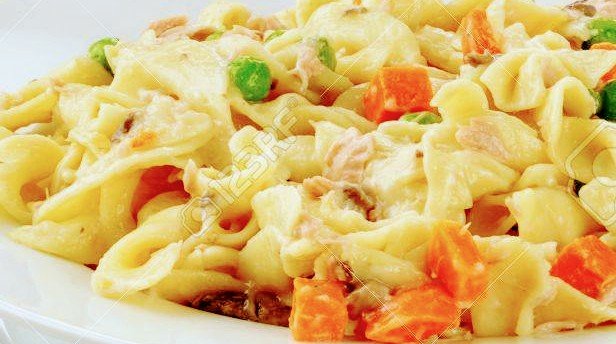 a-tuna-noodle-casserole-with-peas-and-carrots