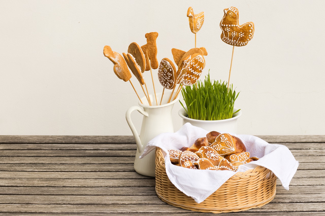 Easter Easter Cookies Snack Dessert  - 370eis / Pixabay