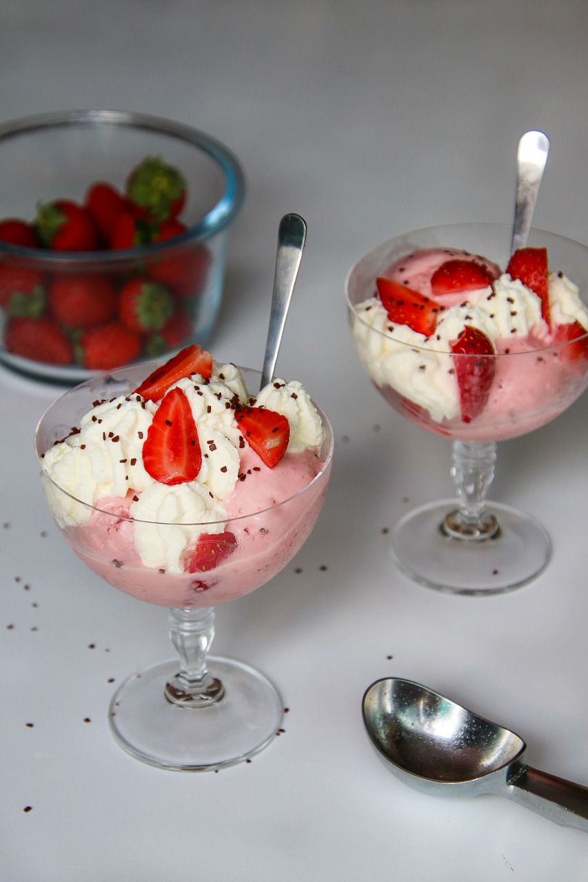 Strawberry Ice Cream Whipped Cream  - blandinejoannic / Pixabay