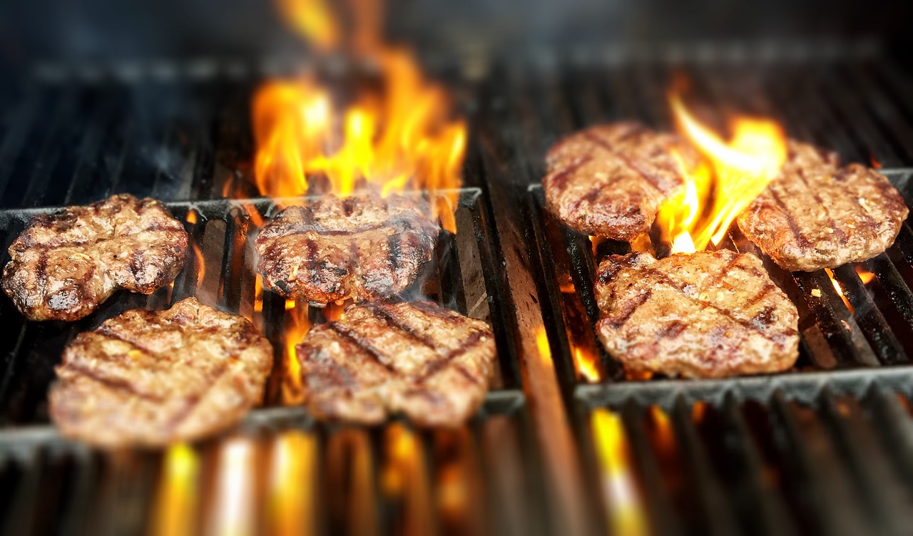 Burgers Fire Grill Grilling Cook  - Pexels / Pixabay