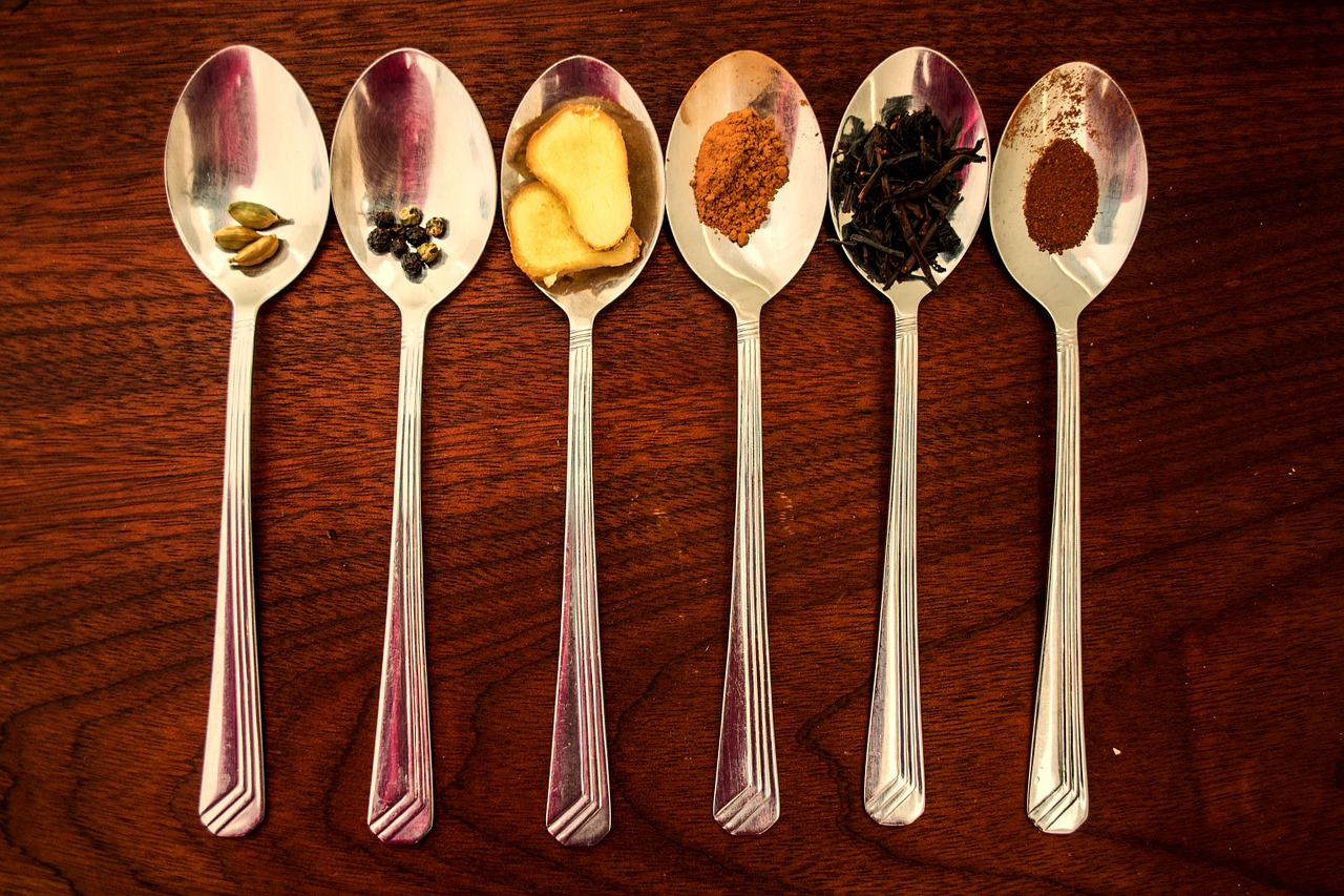Masala Chai Tea Ingredients Spices  - DanaTentis / Pixabay